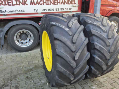 Räder, Reifen, Felgen & Distanzringe John Deere 540/65R28 banden op JD velgen