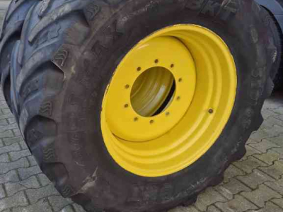 Räder, Reifen, Felgen & Distanzringe John Deere 540/65R28 banden op JD velgen