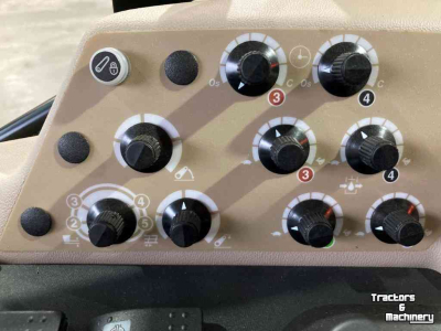 Obsttraktor Massey Ferguson 3 V 95 Dyna 2 Fruit Fruitteelt smalspoor
