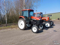 Schlepper / Traktor New Holland TD75D Verhoogd 73 CM.