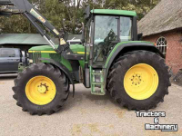 Schlepper / Traktor John Deere 6810