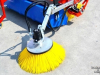 Kehrmaschine Qmac Zijborstel voor veegmachine