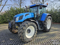 Schlepper / Traktor New Holland TVT 155