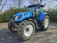 Schlepper / Traktor New Holland TVT 155