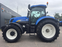 Schlepper / Traktor New Holland T7050