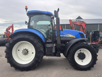 Schlepper / Traktor New Holland T7050
