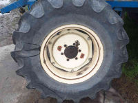 Räder, Reifen, Felgen & Distanzringe BKT 380/85R24