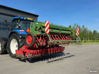 Drillmaschine Lely Terra Rotorkopeg met Hassia DU 100 zaaimachine