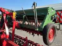 Drillmaschine Lely Terra Rotorkopeg met Hassia DU 100 zaaimachine