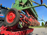 Drillmaschine Lely Terra Rotorkopeg met Hassia DU 100 zaaimachine