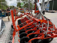 Sonstiges Sämaschinen, Legemaschinen und Zubehör Kuhn BTF 3000