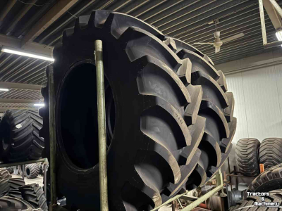 Räder, Reifen, Felgen & Distanzringe Vredestein 710/75R42