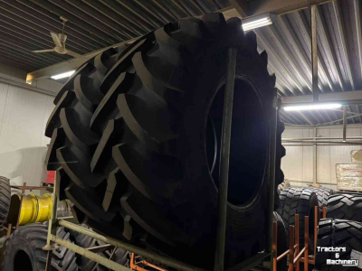 Räder, Reifen, Felgen & Distanzringe Vredestein 710/75R42
