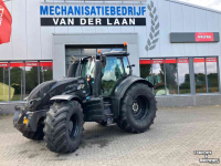Schlepper / Traktor Valtra T254 Versu