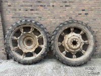 Räder, Reifen, Felgen & Distanzringe Kleber 9.5R44