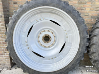 Räder, Reifen, Felgen & Distanzringe Kleber 270/95R54