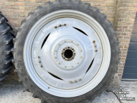 Räder, Reifen, Felgen & Distanzringe Kleber 270/95R54