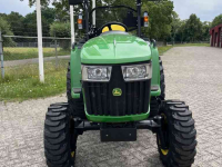 Gartentraktoren John Deere 3025E Compact Tractor
