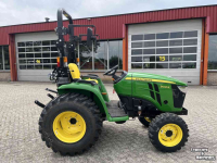 Gartentraktoren John Deere 3025E Compact Tractor