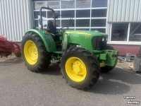 Schlepper / Traktor John Deere 5055E