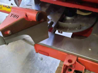 Düngerstreuer Kuhn GLB 1400 kunstmeststrooier