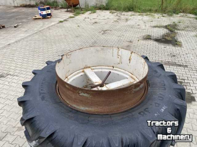 Räder, Reifen, Felgen & Distanzringe Taurus 580/70 R38