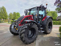 Schlepper / Traktor Valtra N175