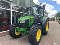 Schlepper / Traktor John Deere 6M 125