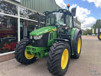 Schlepper / Traktor John Deere 6M 125