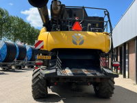 Mähdrescher New Holland CR 8.80