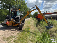 Mähausleger mit Schlegelmäher Bos HE6000C