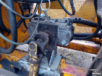 Mähausleger mit Schlegelmäher Bos HE6000C