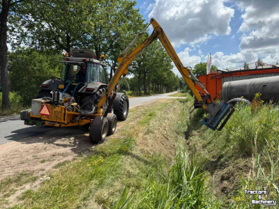 Mähausleger mit Schlegelmäher Bos HE6000C