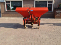 Düngerstreuer Kuhn MDS 701 KUNSTMESSTROOIER