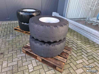 Räder, Reifen, Felgen & Distanzringe Dunlop 405/70R18 SP T9