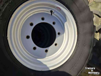 Räder, Reifen, Felgen & Distanzringe Dunlop 405/70R18 SP T9