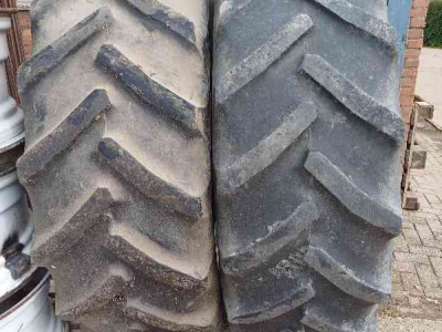 Räder, Reifen, Felgen & Distanzringe Good Year 580/70R38