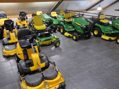 Aufsitzrasenmäher John Deere X300R