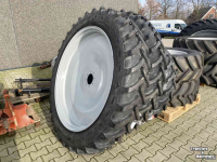 Räder, Reifen, Felgen & Distanzringe Massey Ferguson 320/90 R50 + 270/95 R36