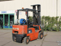 Gabelstapler Nissan A25PU heftruck forklift gabelstapler gas