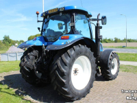 Schlepper / Traktor New Holland TS135A
