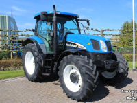 Schlepper / Traktor New Holland TS135A