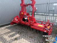 Kreiselegge Kverneland rotorkopeg H-series 300, pakkerwals en hef