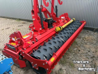 Kreiselegge Kverneland rotorkopeg H-series 300, pakkerwals en hef