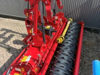 Kreiselegge Kverneland rotorkopeg H-series 300, pakkerwals en hef