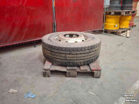 Räder, Reifen, Felgen & Distanzringe Bridgestone 315/70R22.5 M749