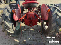 Schlepper / Traktor International Farmell D 324