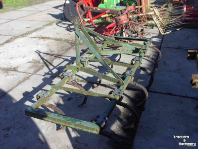 Grubber  Veertand cultivator
