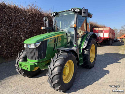 Schlepper / Traktor John Deere 5090R