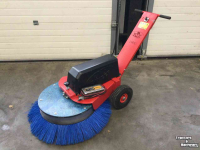 Kehr- und Kehrsaugmaschinen Mulder M sweep lvr90E overjarig demomodel
